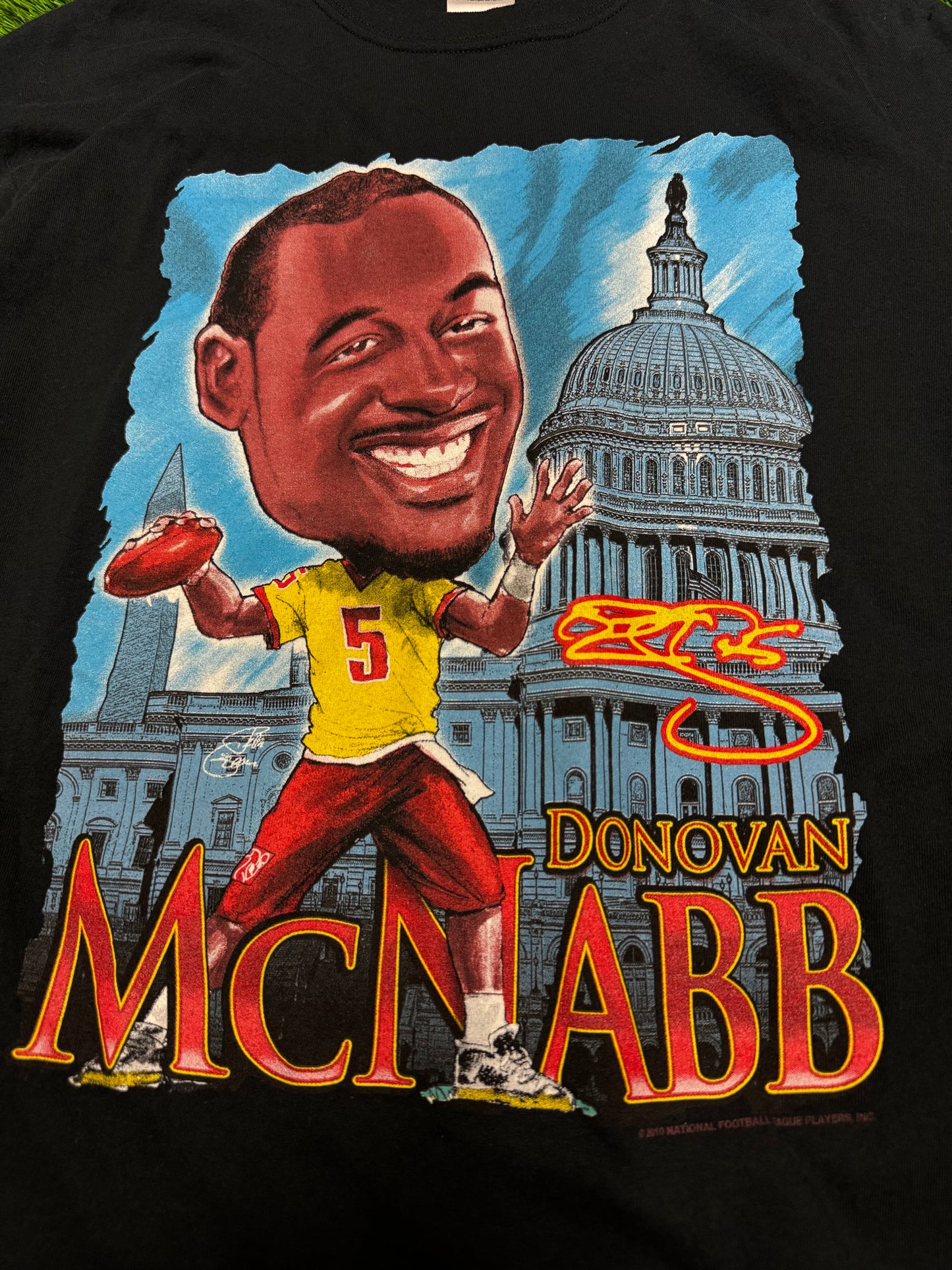 2010 Washington Redskins Donovan McNabb Caricature Tee (L)