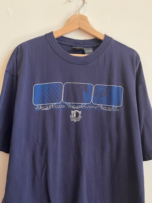 00s Dallas Mavericks NBA Navy Tee (XL)