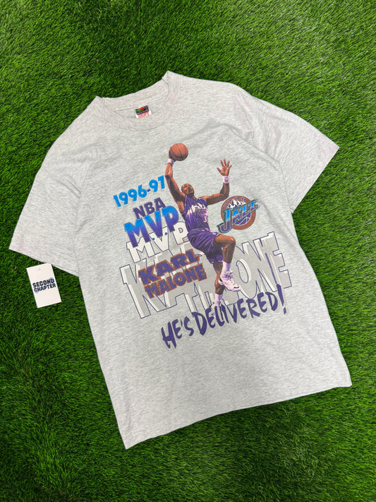 1997 Utah Jazz Karl Malone NBA MVP "He's Delivered" Vintage Tee (L)