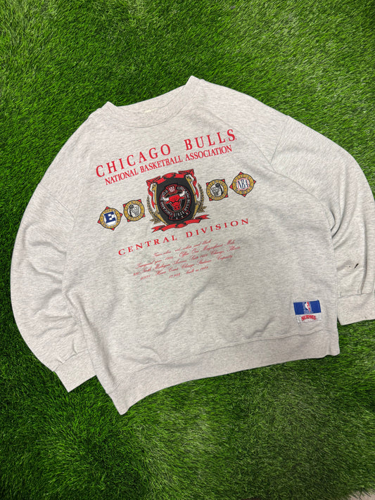 90s Chicago Bulls Vintage Distressed Nutmeg Crewneck (XL)