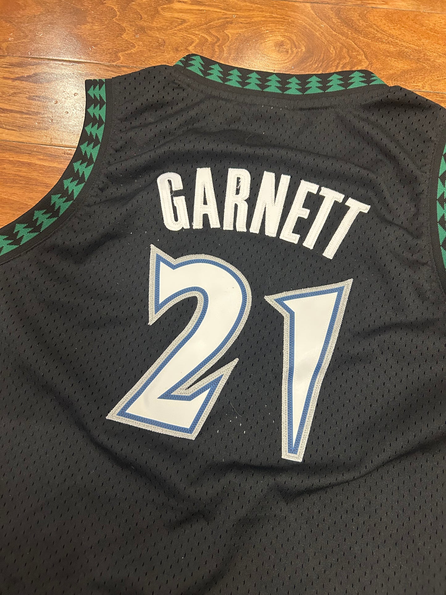 00s Timberwolves Kevin Garnett Reebok NBA Jersey (Youth XL)