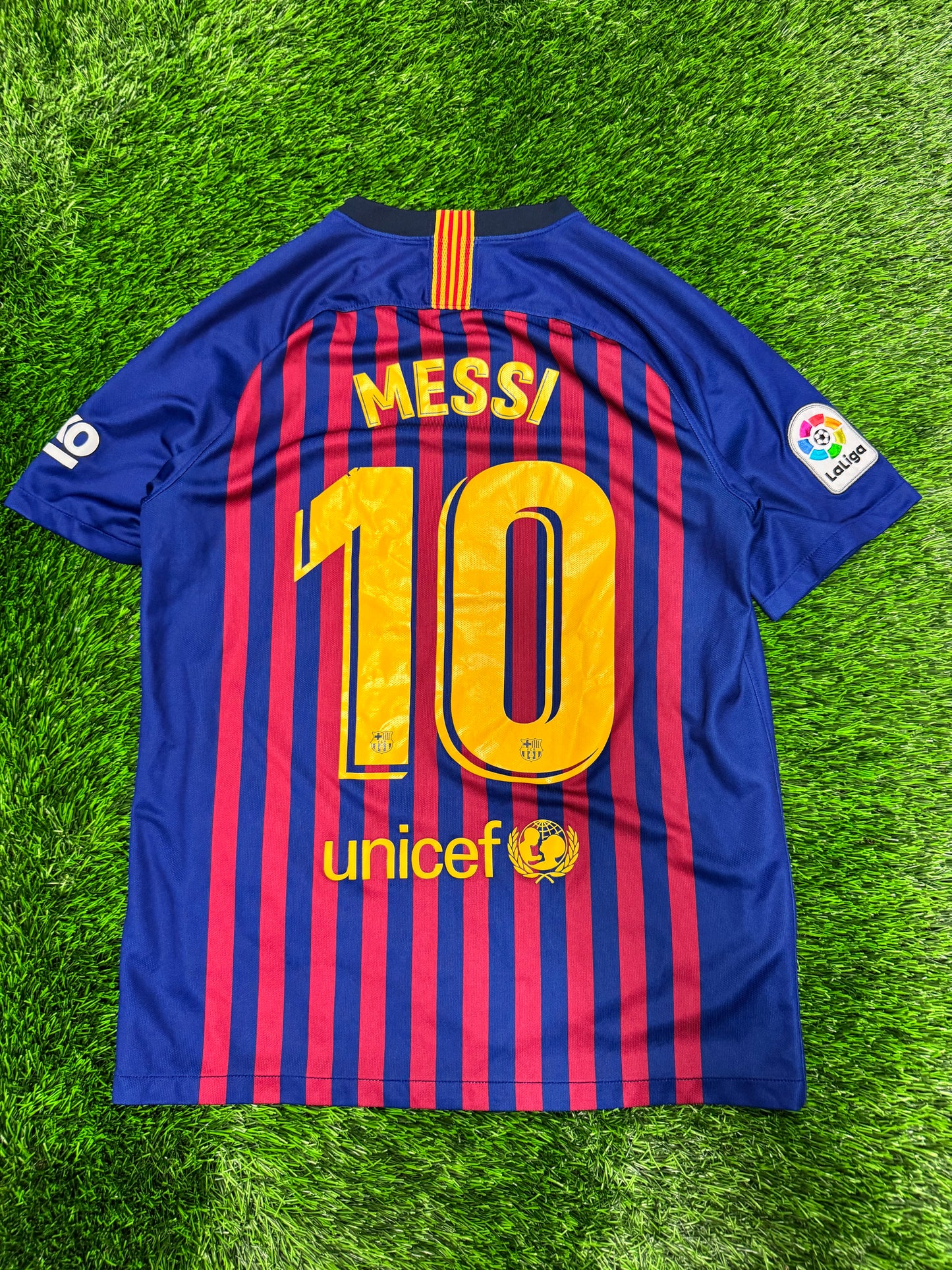 Nike FC Barcelona Lionel Messi #10 2018 Home Kit Jersey (M)