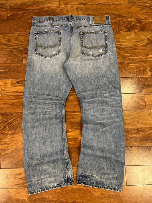 2010s American Eagle Distressed Blue Jeans (38 x 32)
