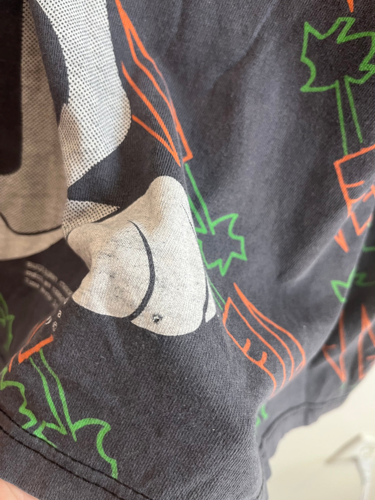1990s Bugs Bunny Carrots Looney Tunes AOP Tee (XL)