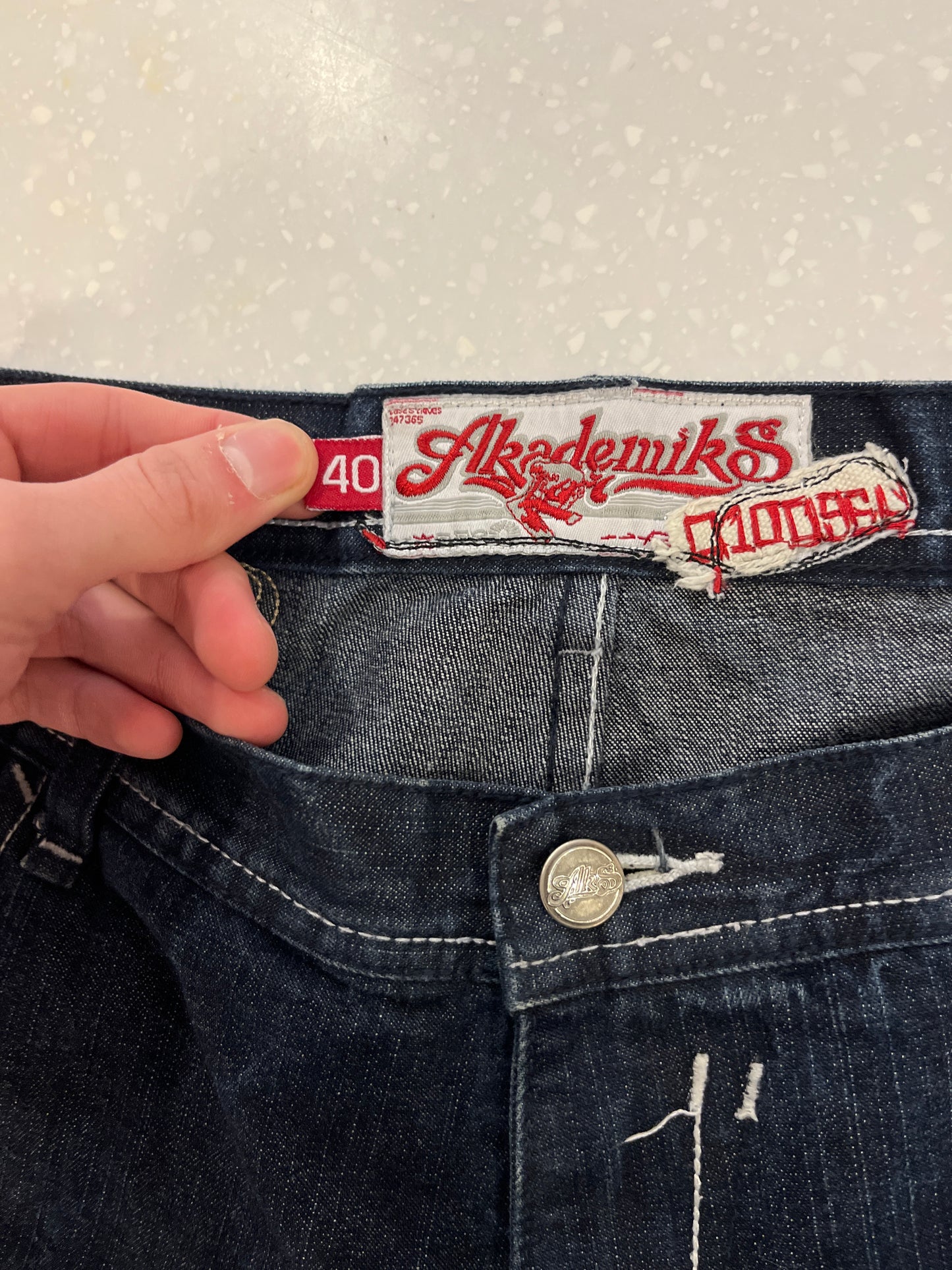 00s Akademiks Oversized Jean Shorts (40)