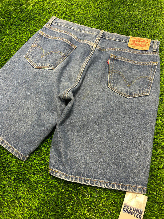 00s Vintage Levi's 505 Dark Wash Jean Shorts (36)
