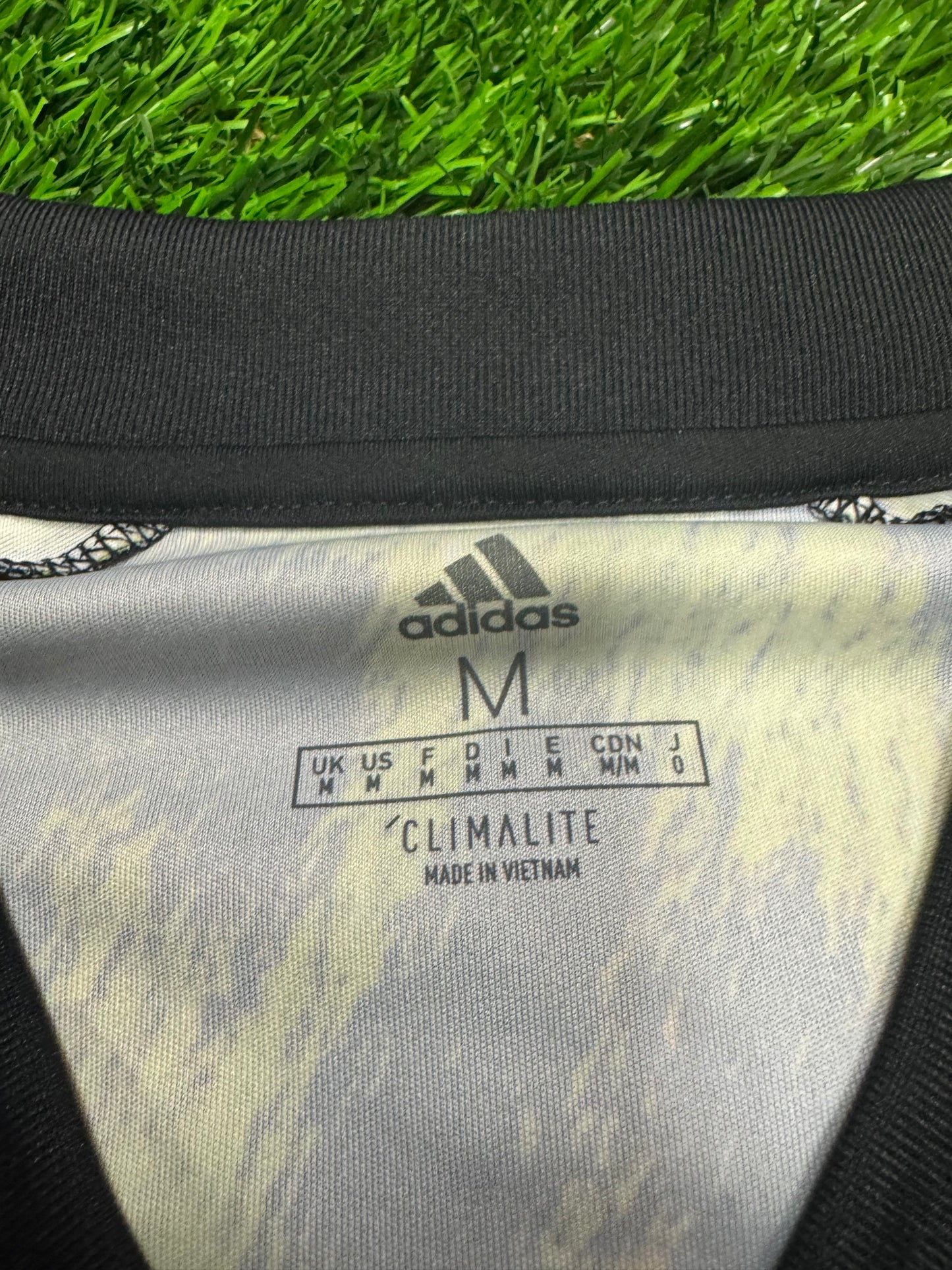 Manchester United EA Sports Adidas Deadstock Jersey 2018 Kit (L)