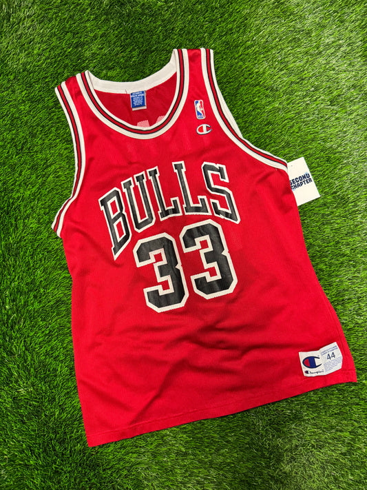 90s Chicago Bulls Scottie Pippen #33 Vintage Champion NBA Jersey (M)