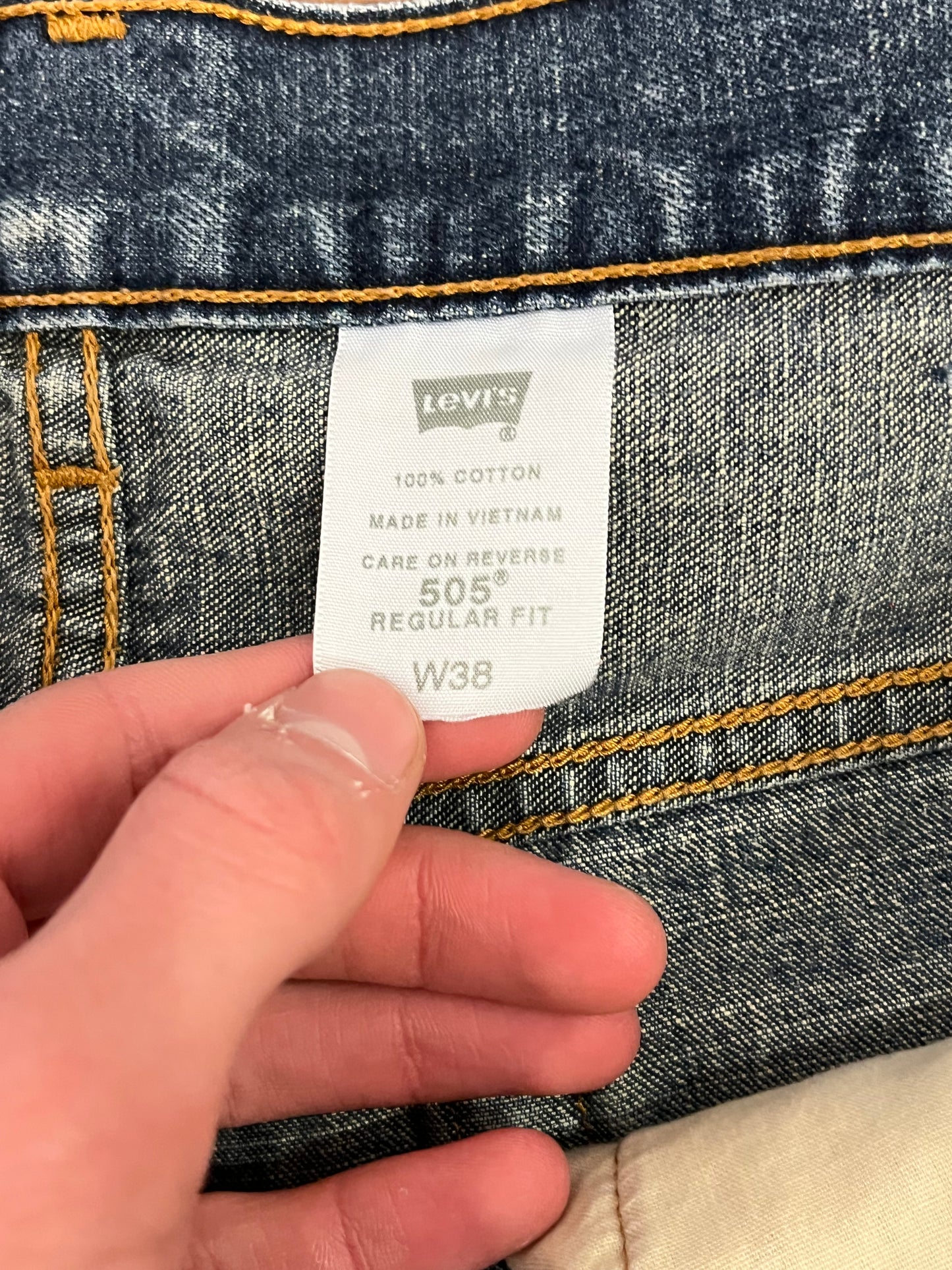 2003 Levi's 505 Dark Wash Shorts (38)