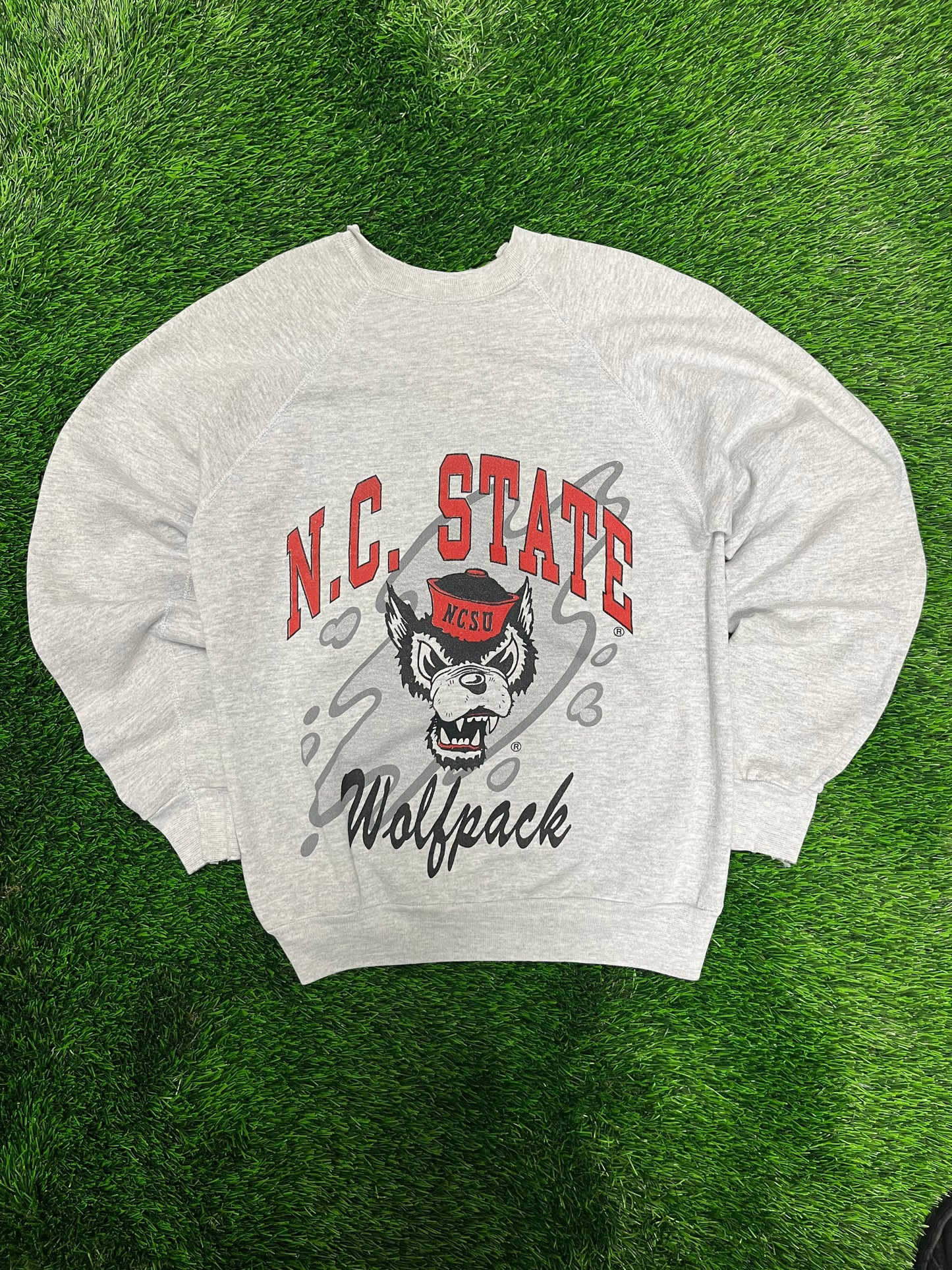 80s NC State University Wolfpack Vintage Tultex Graphic Spell Out Vintage Crewneck (M)