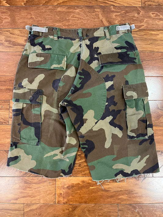 00s Camo Military Capri Shorts (33)