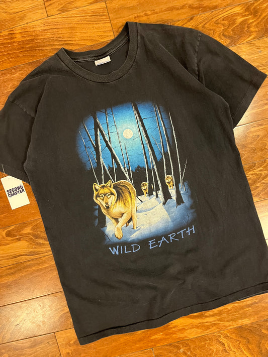 90s Wolf Nature Wild Earth Graphic Tee (XL)
