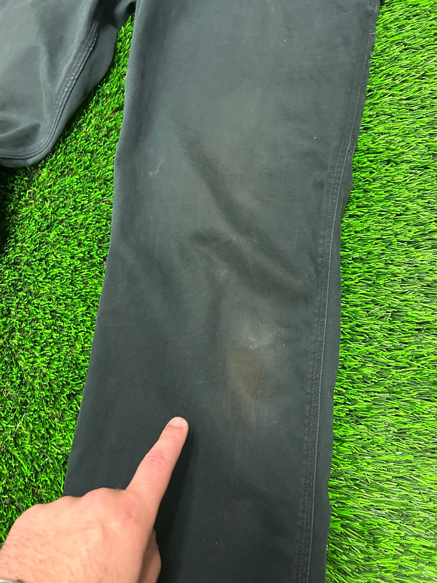 Black Carhartt Carpenter Pants (31 x 32)