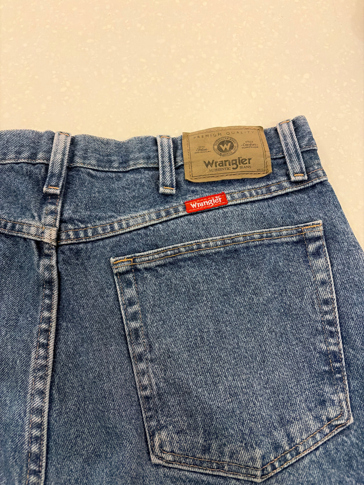 00s Wrangler Dark Blue Shorts (34)
