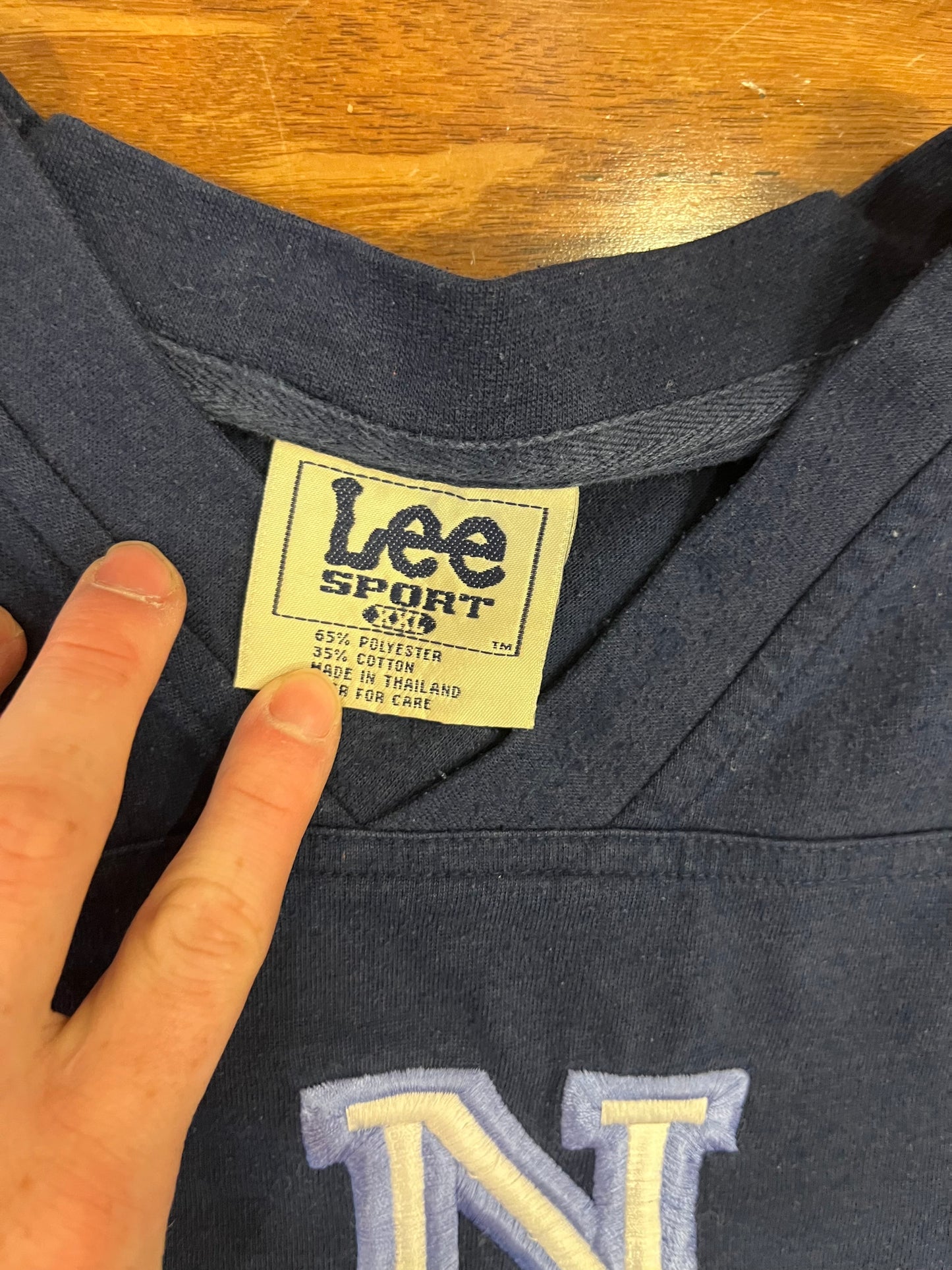 90s UNC Tar Heels Lee V-Neck Tee (XXL)