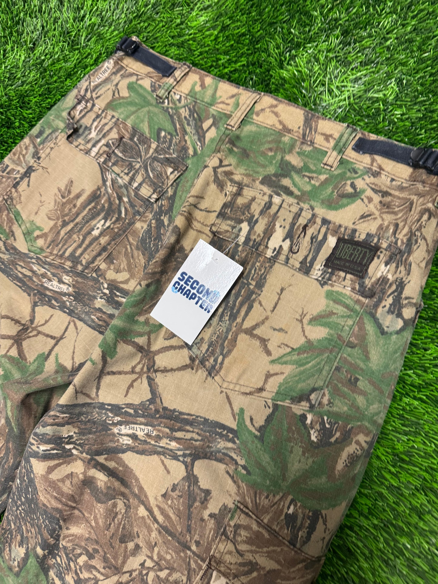 90s Vintage Liberty Camo Cargo Pants (36 x 32)