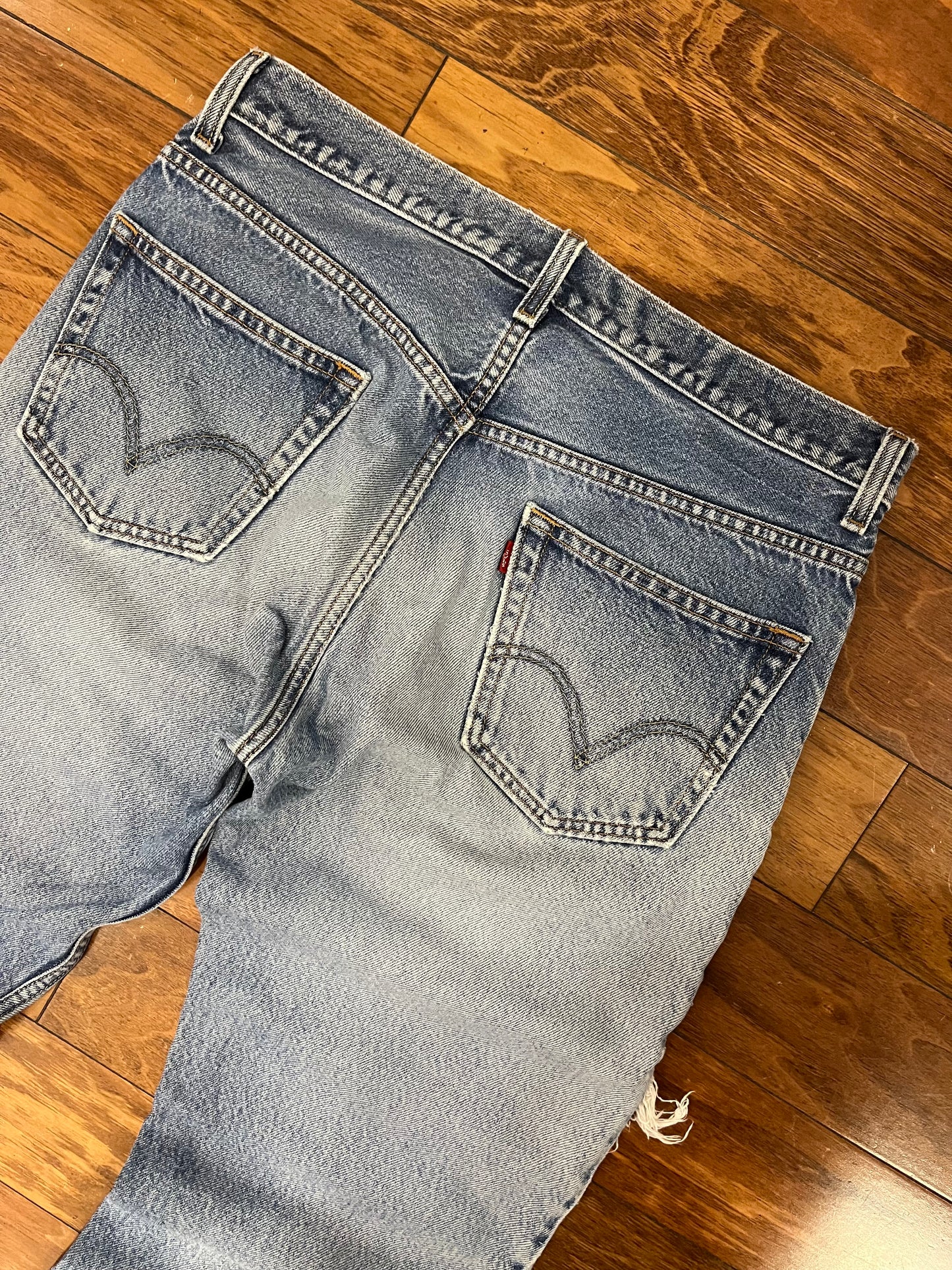 00s Levi's Distressed Faded Blue Jeans (34 x 30)