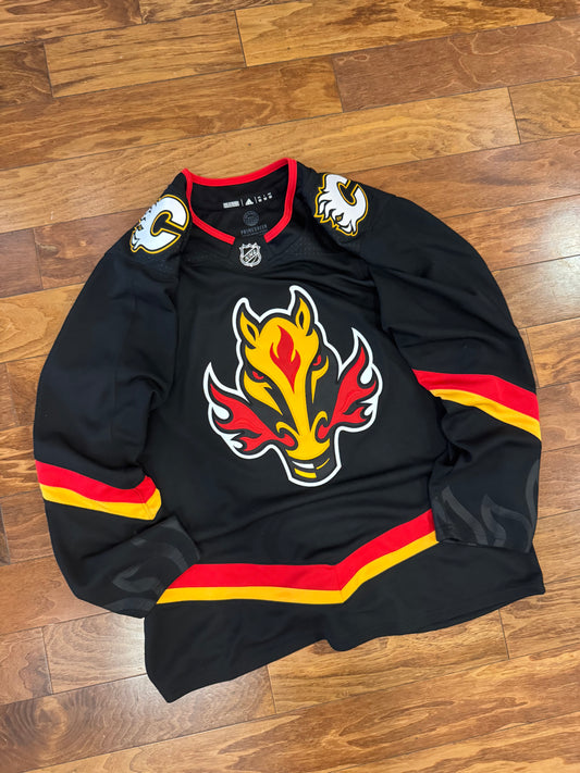 2022 Calgary Flames Adidas NHL Jersey (XL)