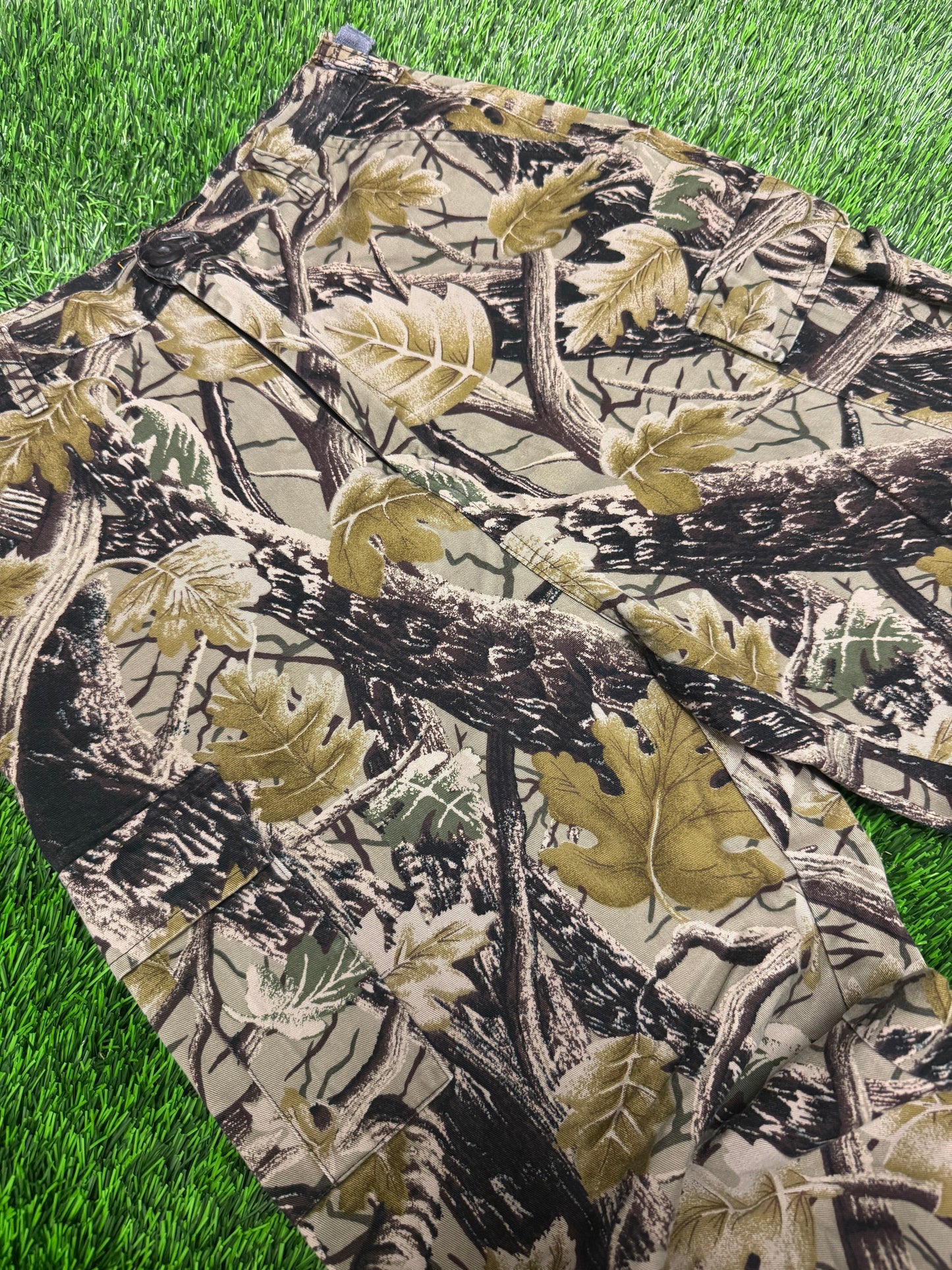 00s Master Sportsman Vintage Camo Pants (27 x 28)