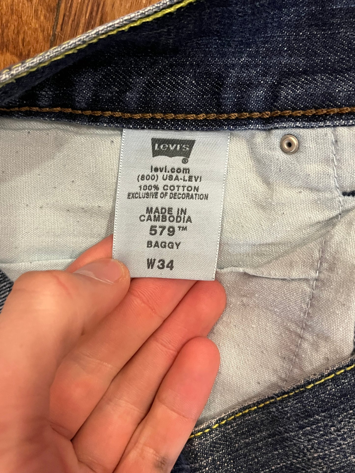 2011 Levi's 579 Baggy Shorts (34)