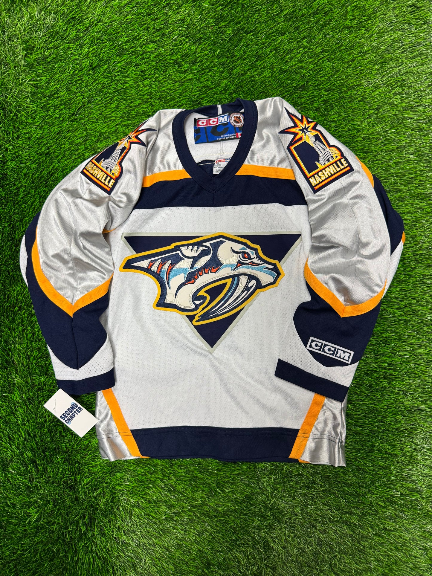 CCM Nashville Predators NHL Vintage Youth Hockey Jersey (Youth L/XL)
