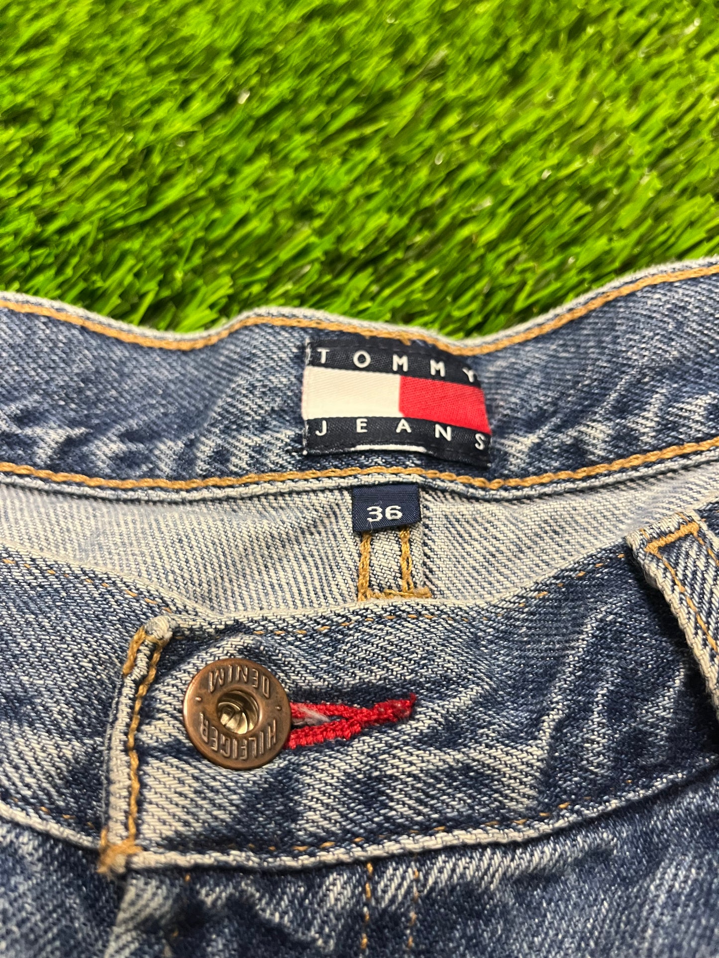 00s Tommy Jeans Baggy Embroidered Jean Shorts (36)
