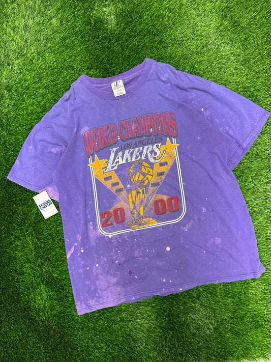 2000 Los Angeles Lakers World Champions Thrashed Vintage NBA Tee (XXL)