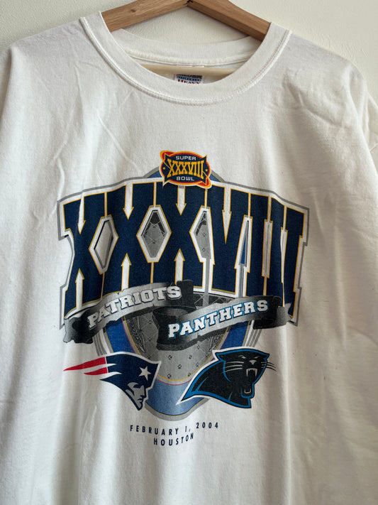 2004 New England Patriots vs Carolina Panthers White Tee (XL)