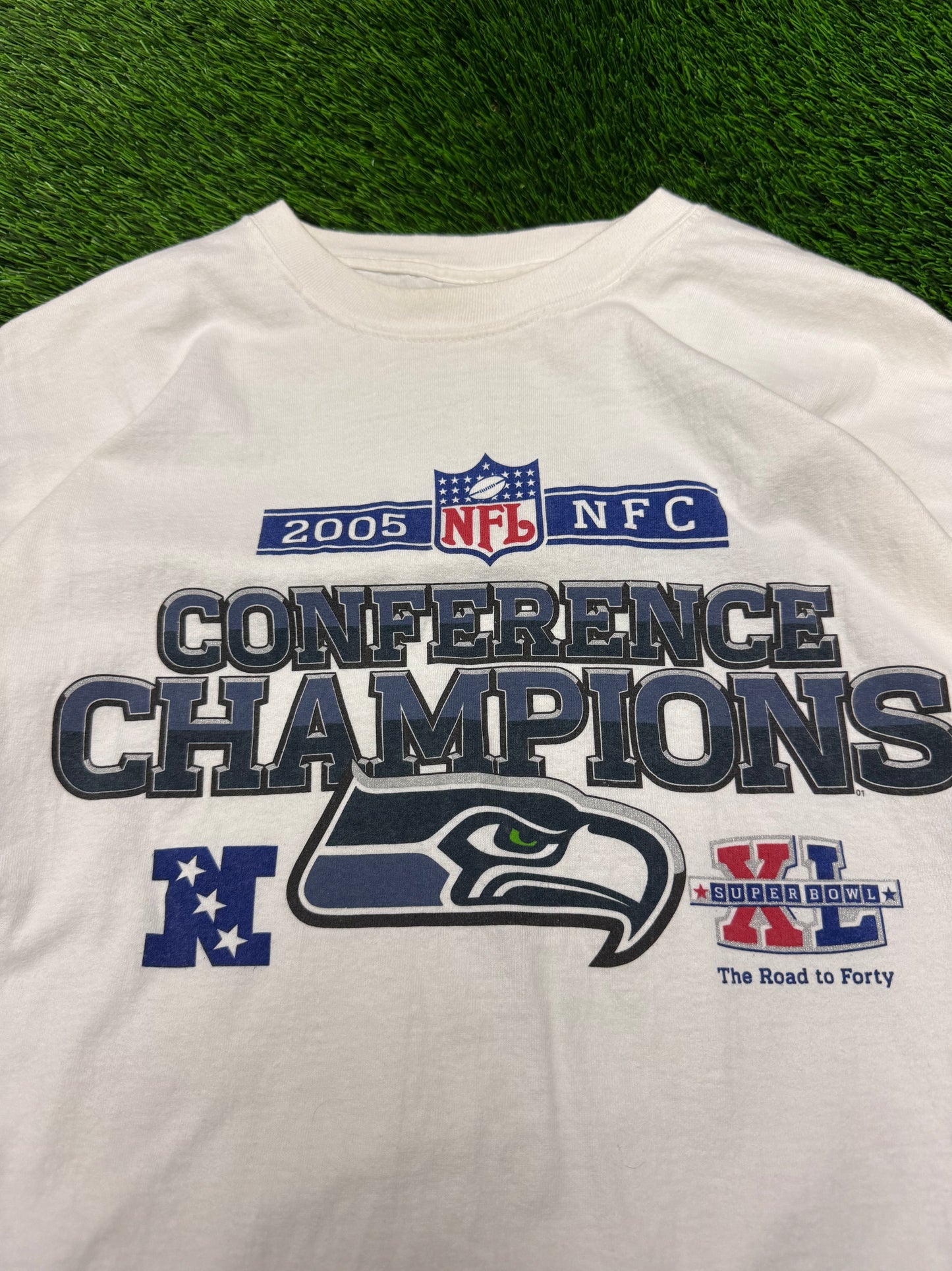 2005 Seattle Seahawks NFC Conference Champs Tee (L)