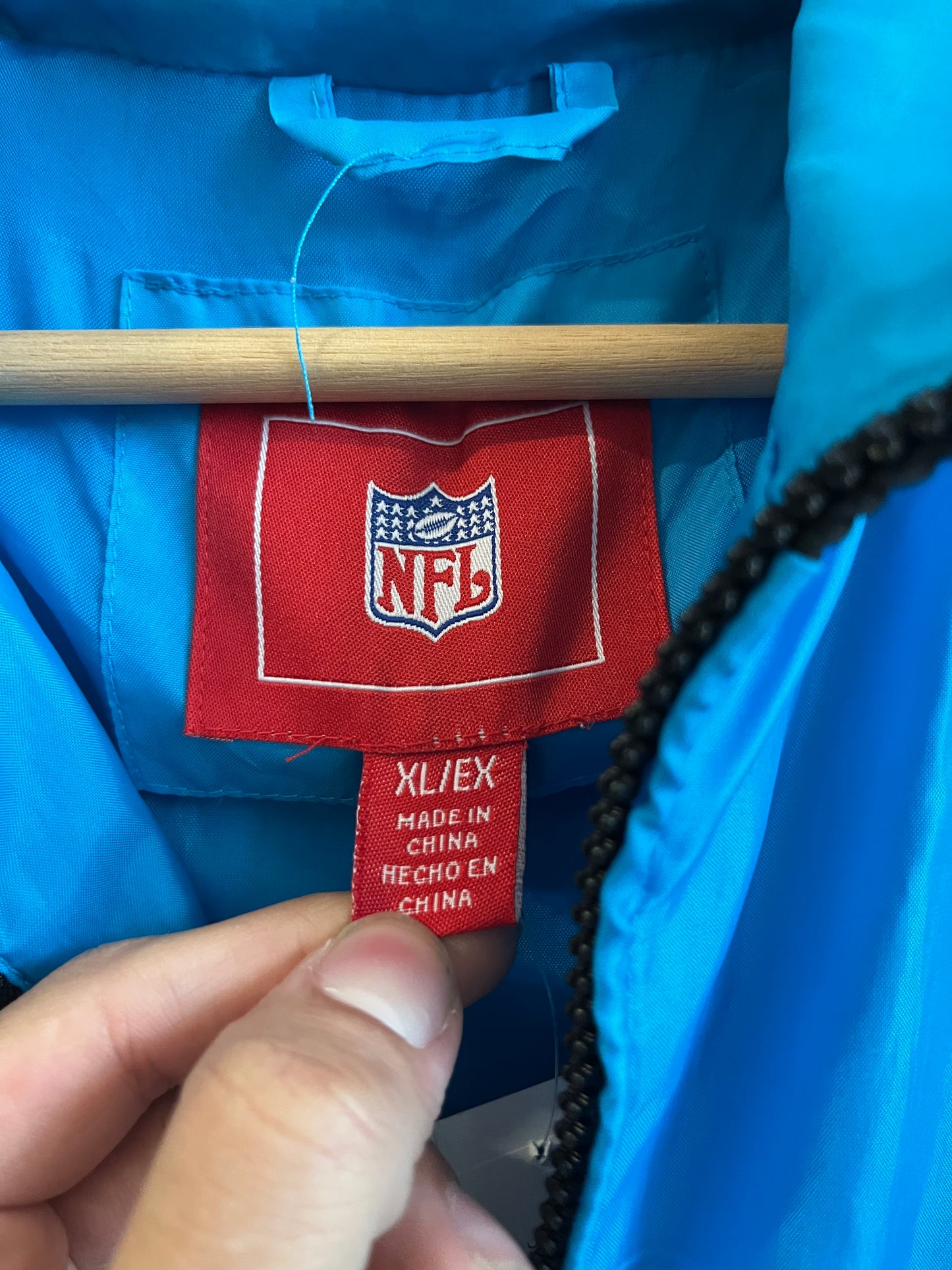 00s Carolina Panthers NFL Two Toned Spell Out Windbreaker (XL)