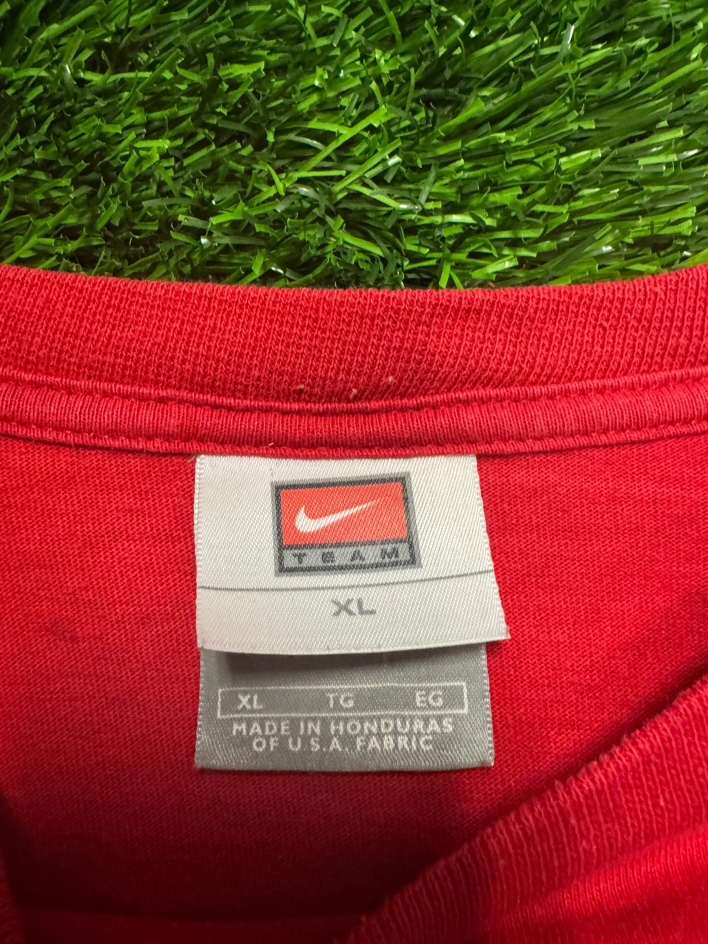05' Philadelphia Phillies Nike Center Swoosh Vintage Tee (XL)