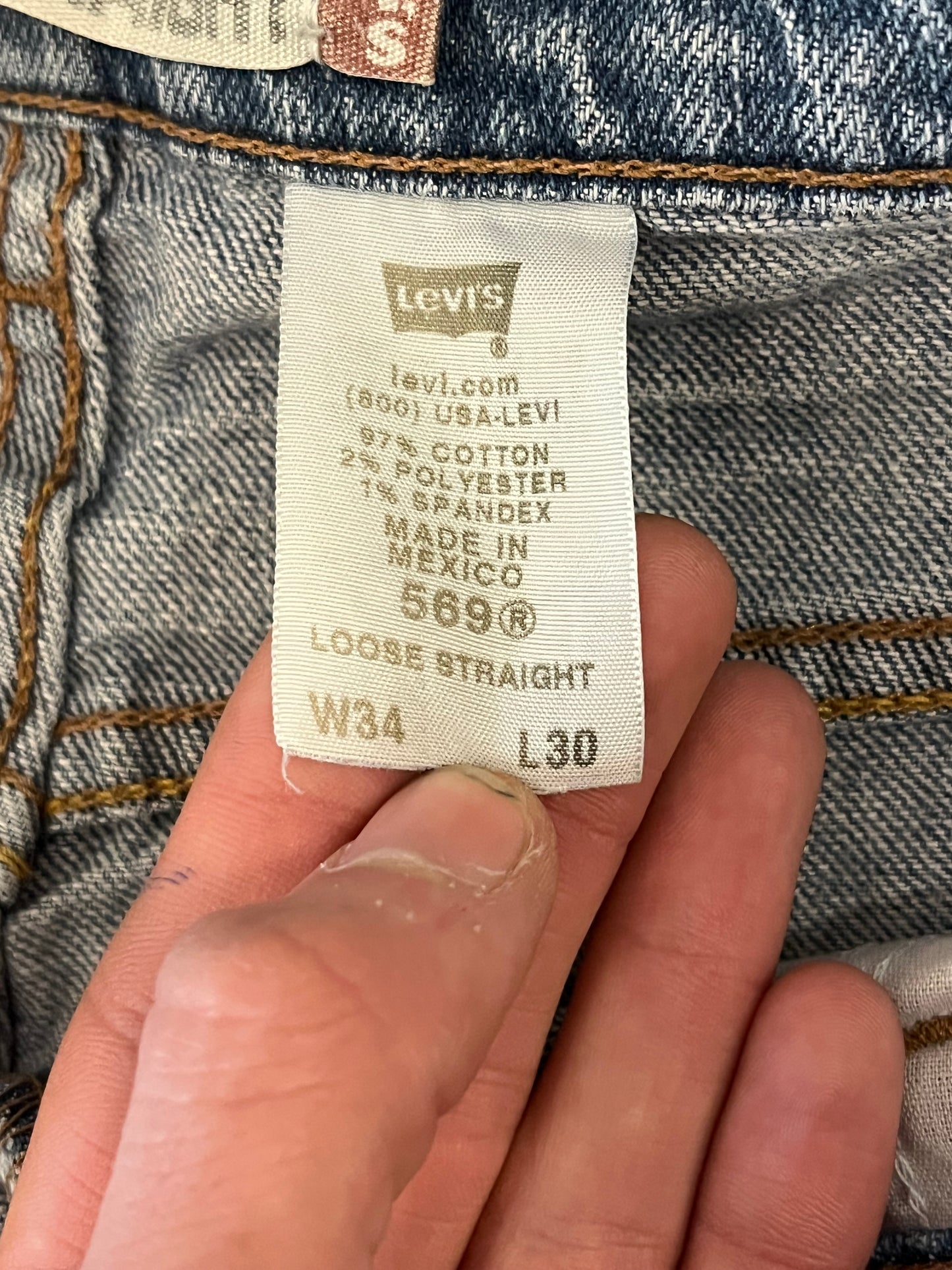 2006 Levi's 569 Distressed Baggy Jeans (34 x 30)