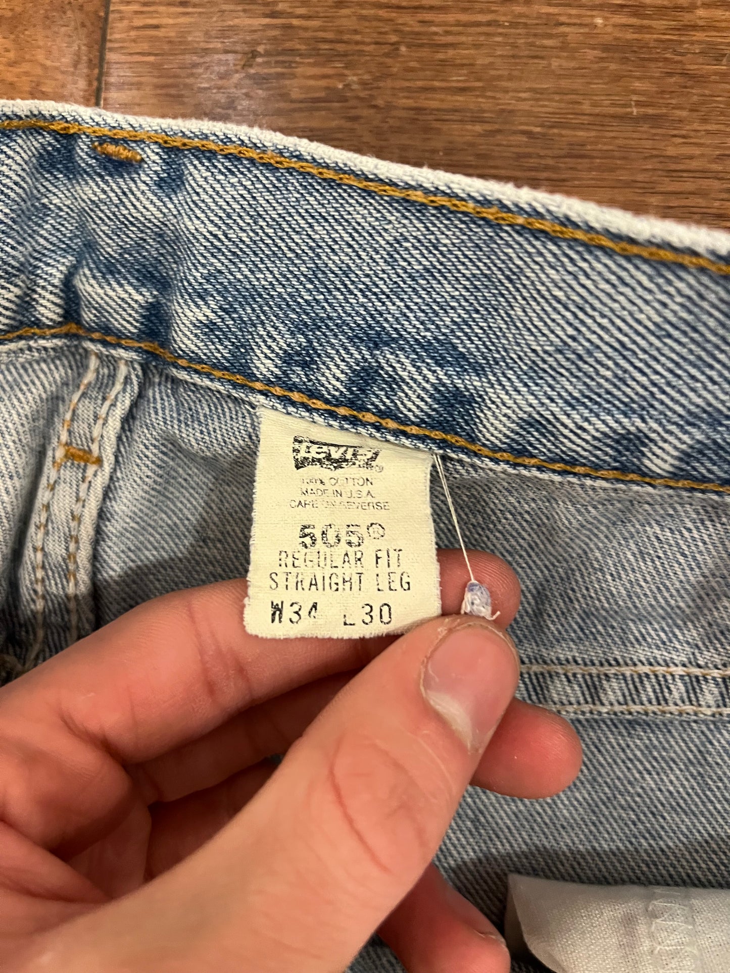 2002 Levi's 505 Classic Blue Jeans (33 x 30)