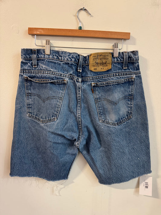 90s Levi’s 505 Orange Tab Shorts (36)