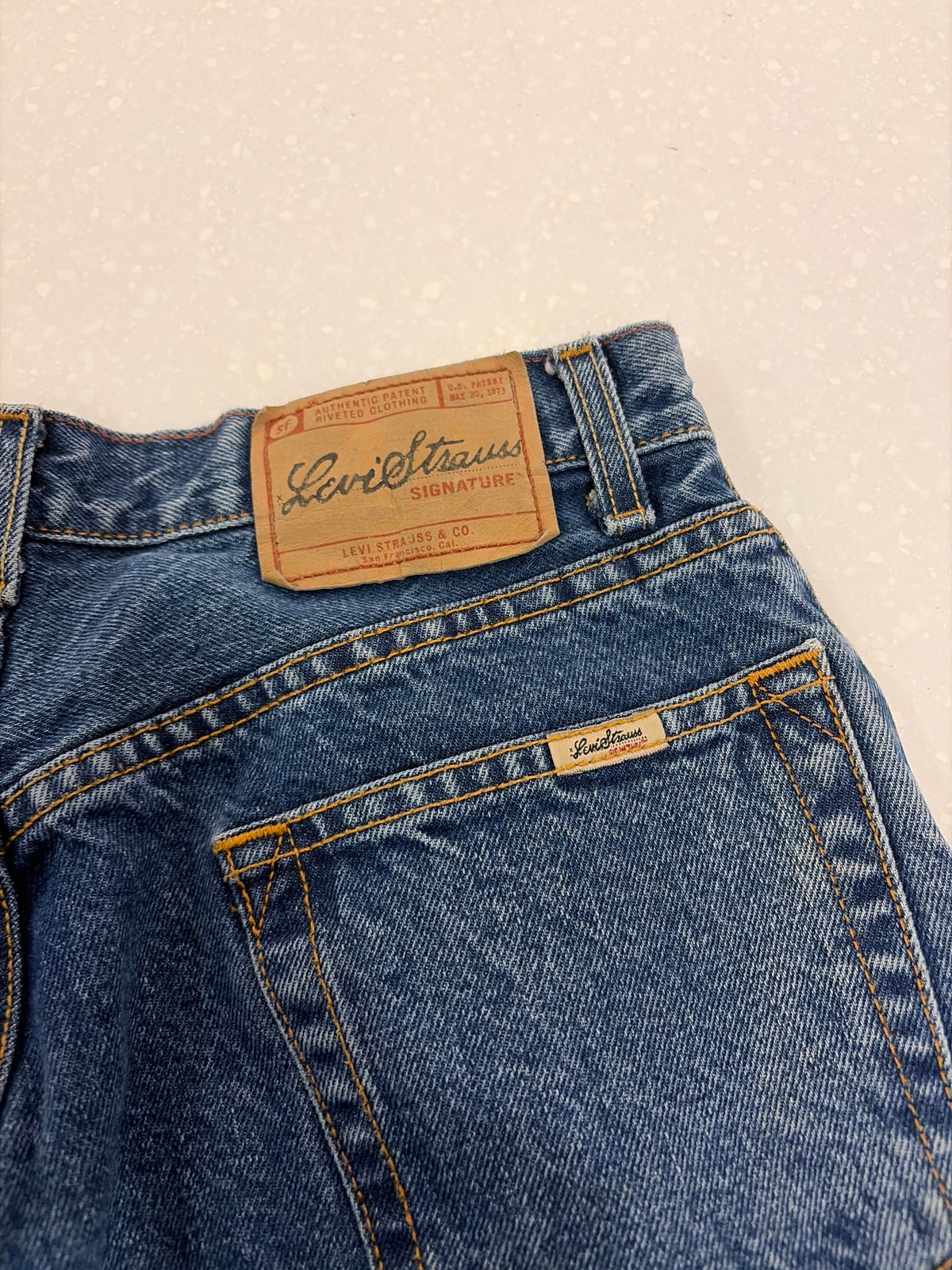 00s Levi Strauss Dark Wash Shorts (30)