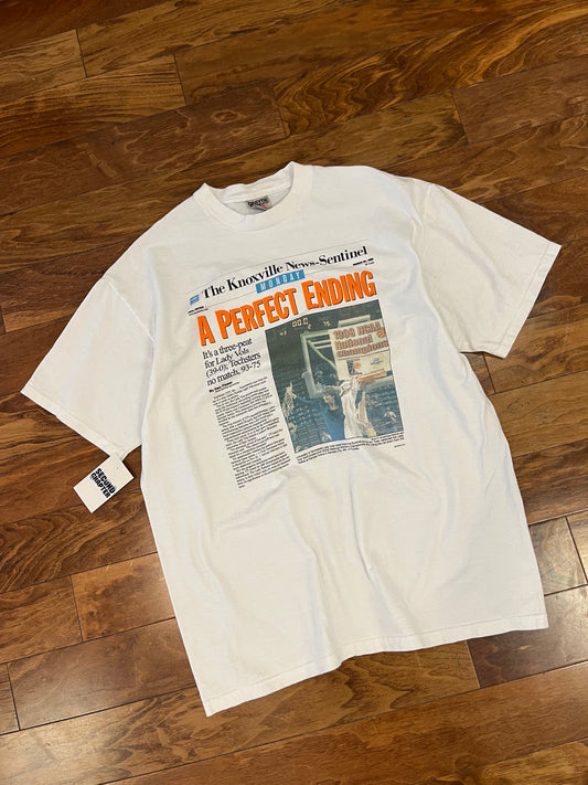 1998 Tennessee Lady Vols Newspaper Tee (XXL)
