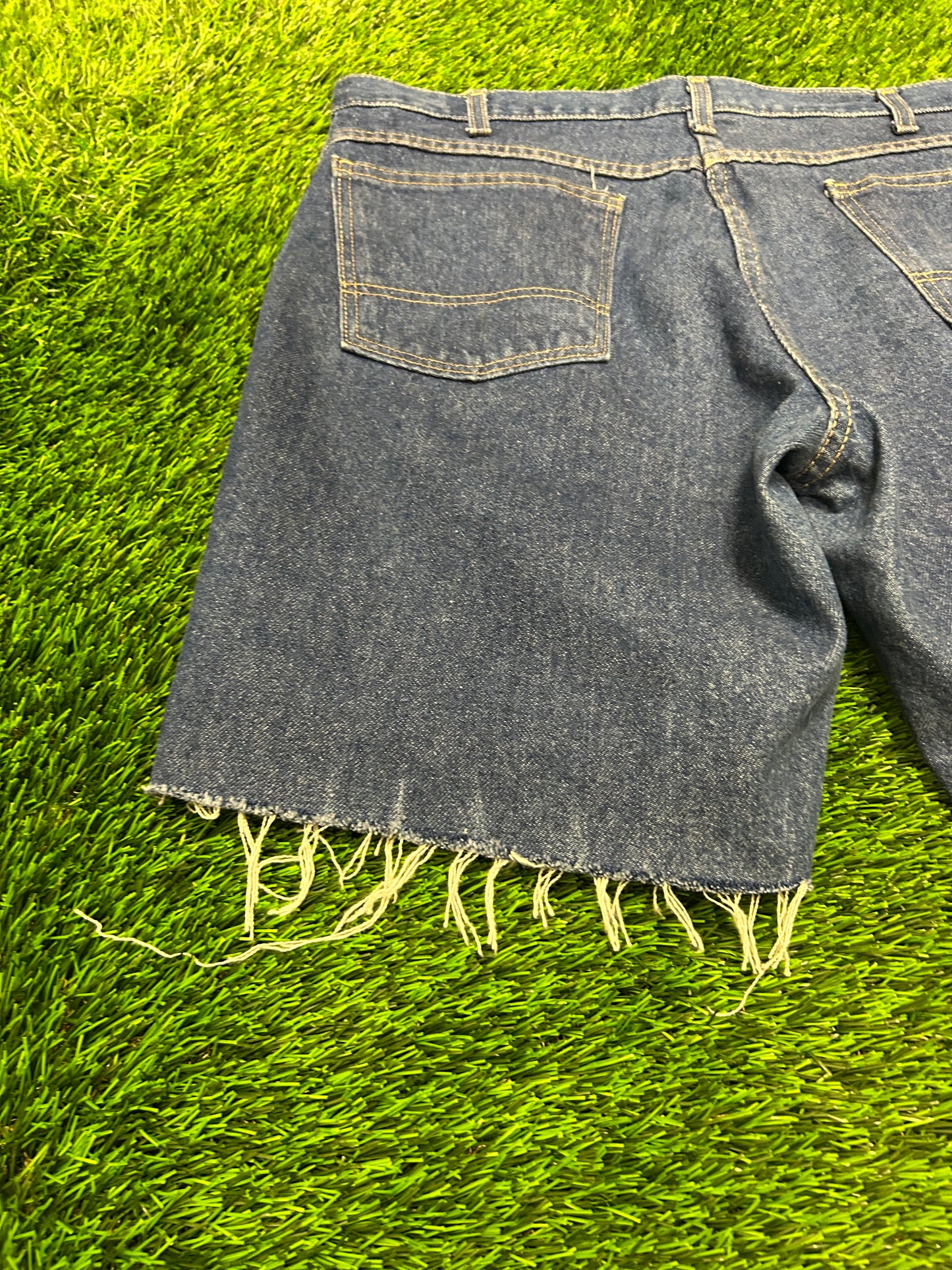 Dickies Workwear Frayed Cut Off Jean Shorts (36)