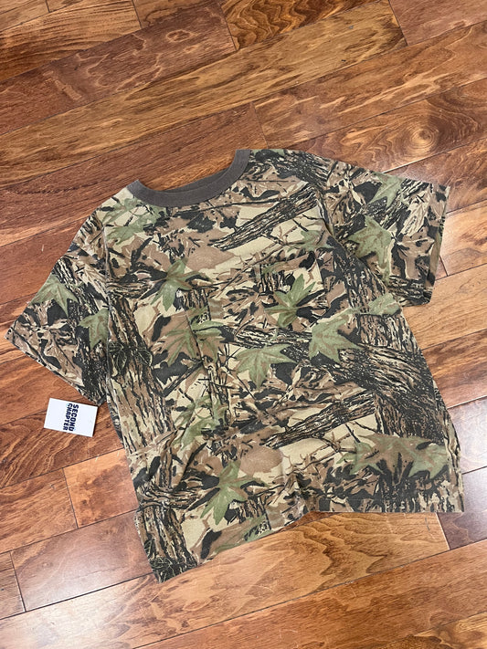 90s Realtree Camo Pocket Tee (L)