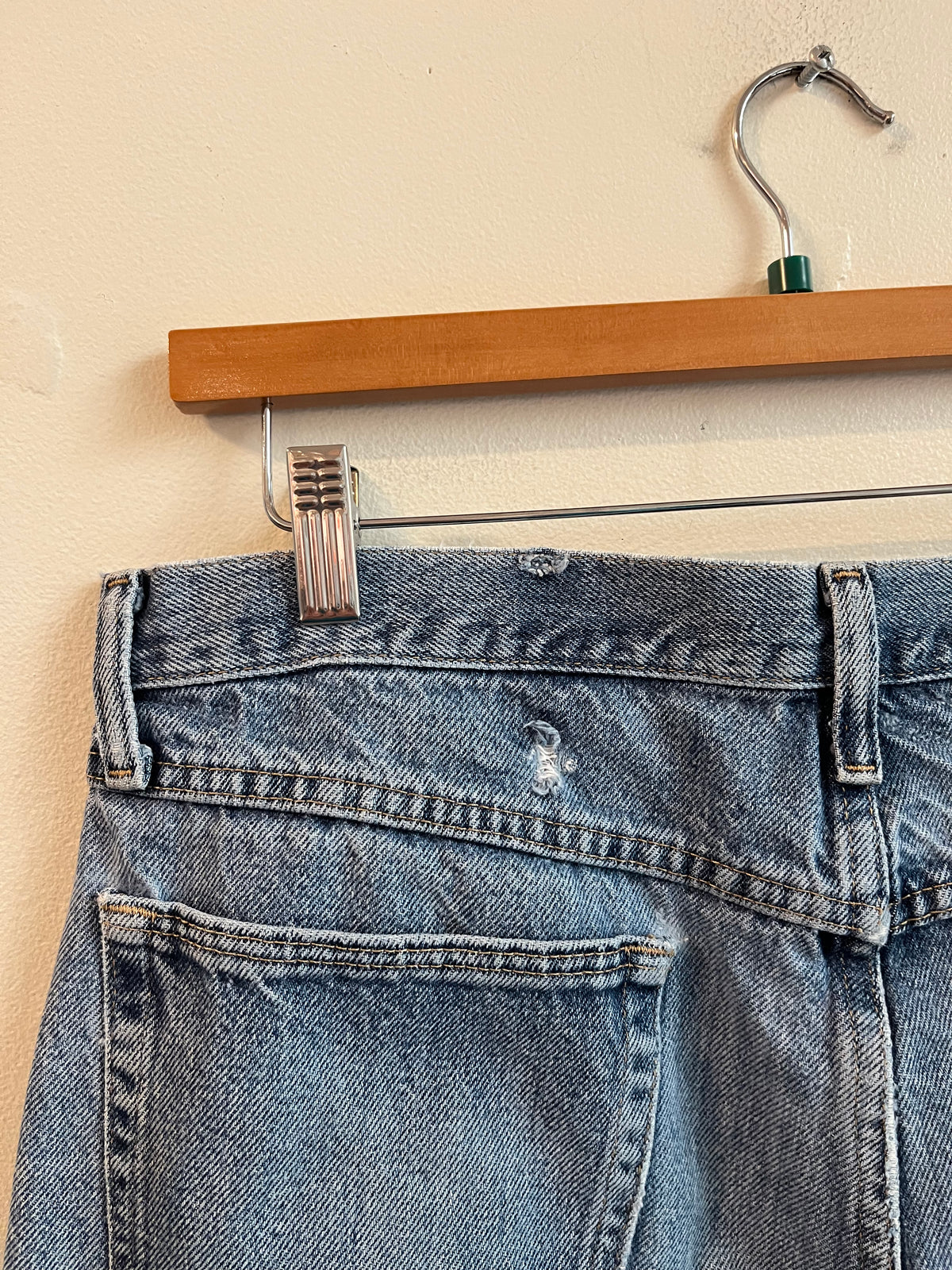 00s Wrangler Faded Blue Shorts (36)