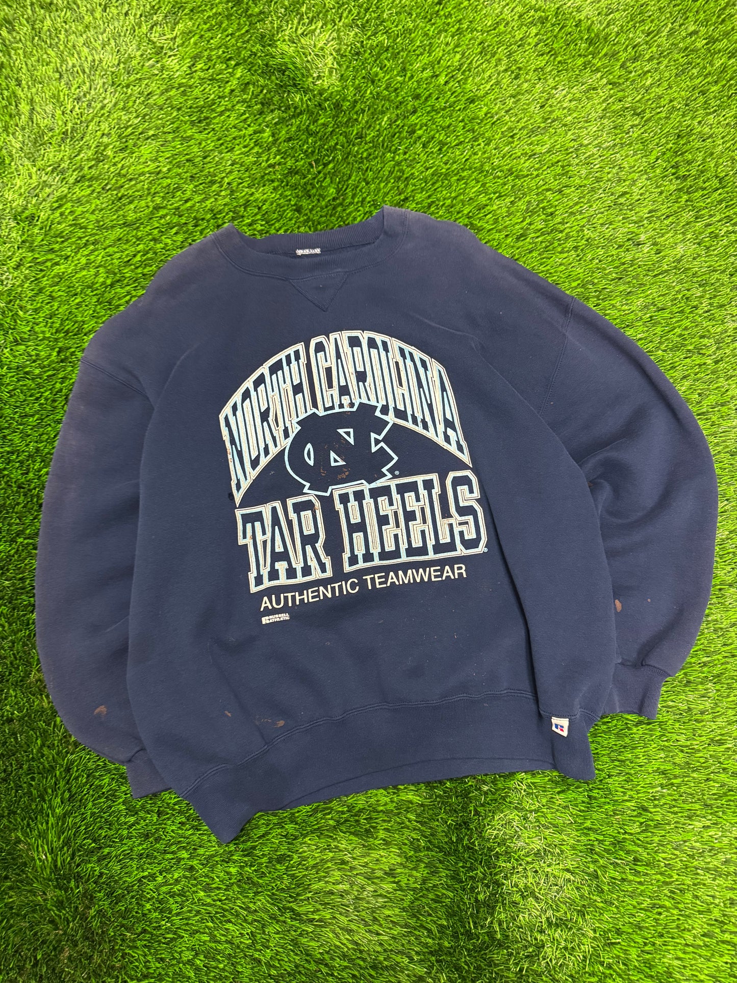 90s University of North Carolina UNC Thrashed Vintage Russell Crewneck (XL)