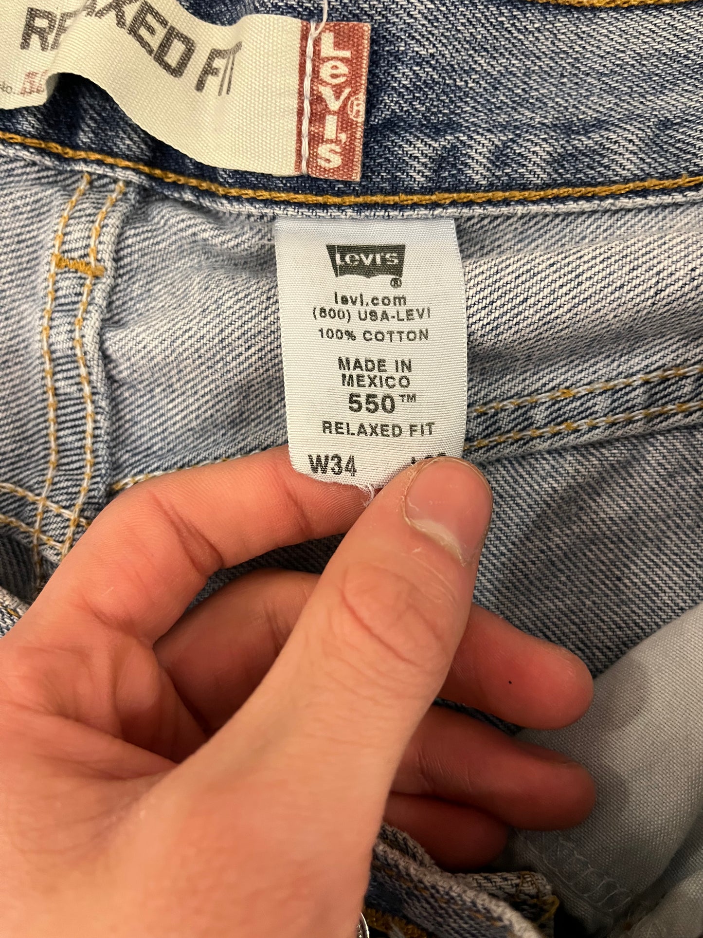2006 Levi's 550 Relaxed Fit Washed Jeans (34 x 31)