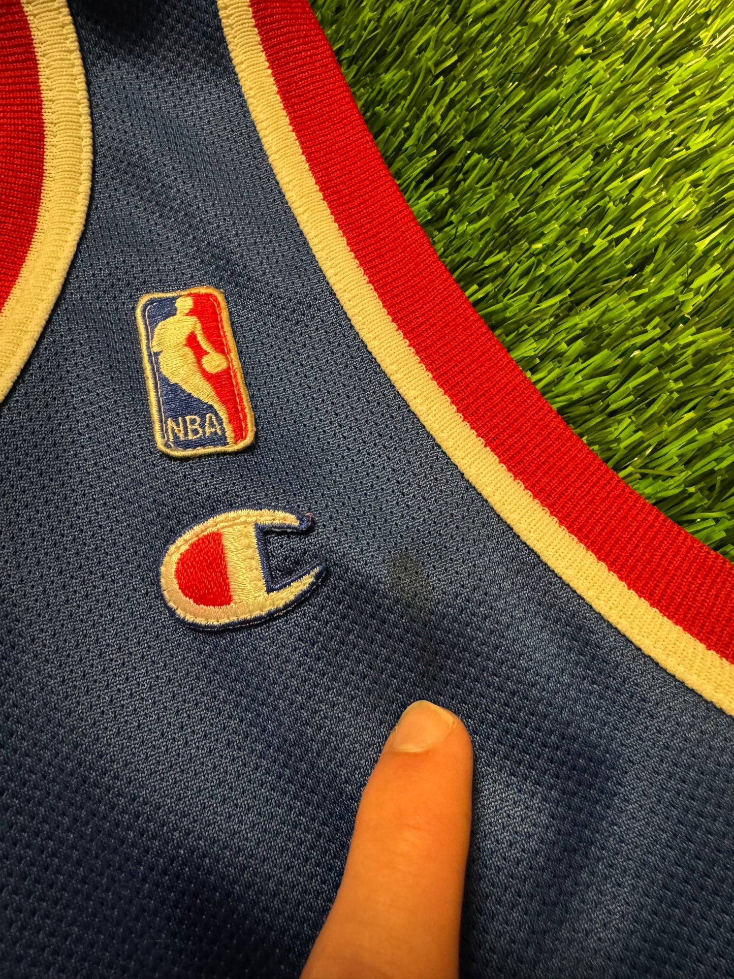 90s Detroit Pistons Grant Hill #33 Vintage Champion NBA Blue Jersey (L)