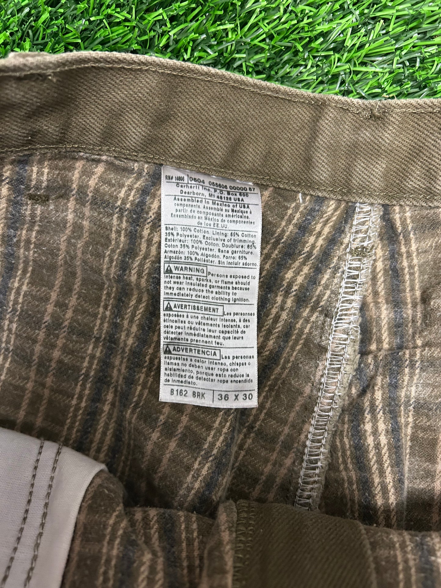2004 Vintage Carhartt Flannel Lined Ivy Jeans (36 x 30)