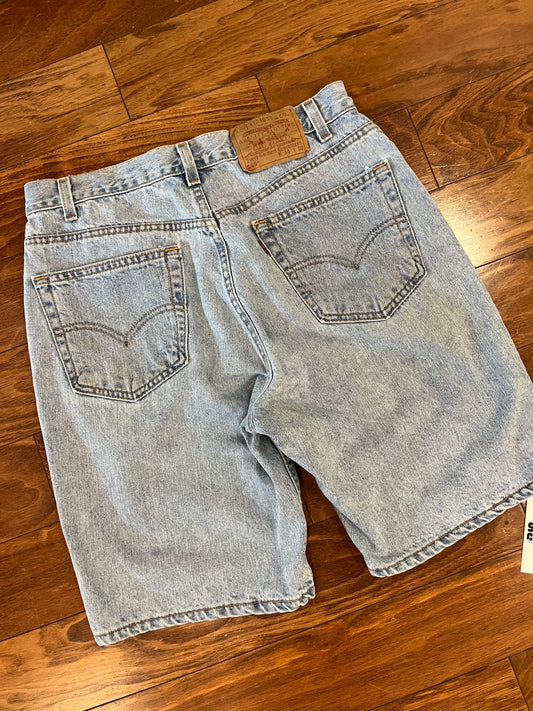 2000 Levi's 505 Jean Shorts (32)