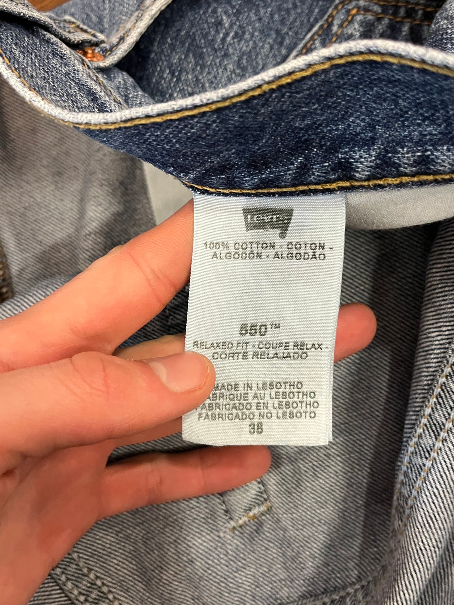 2010 Levi's 550 Dark Wash Shorts (38)