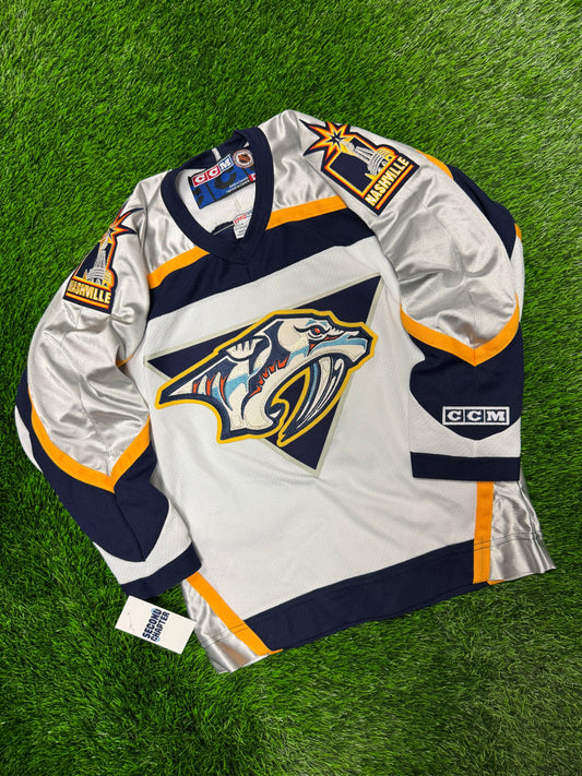 CCM Nashville Predators NHL Vintage Youth Hockey Jersey (Youth L/XL)