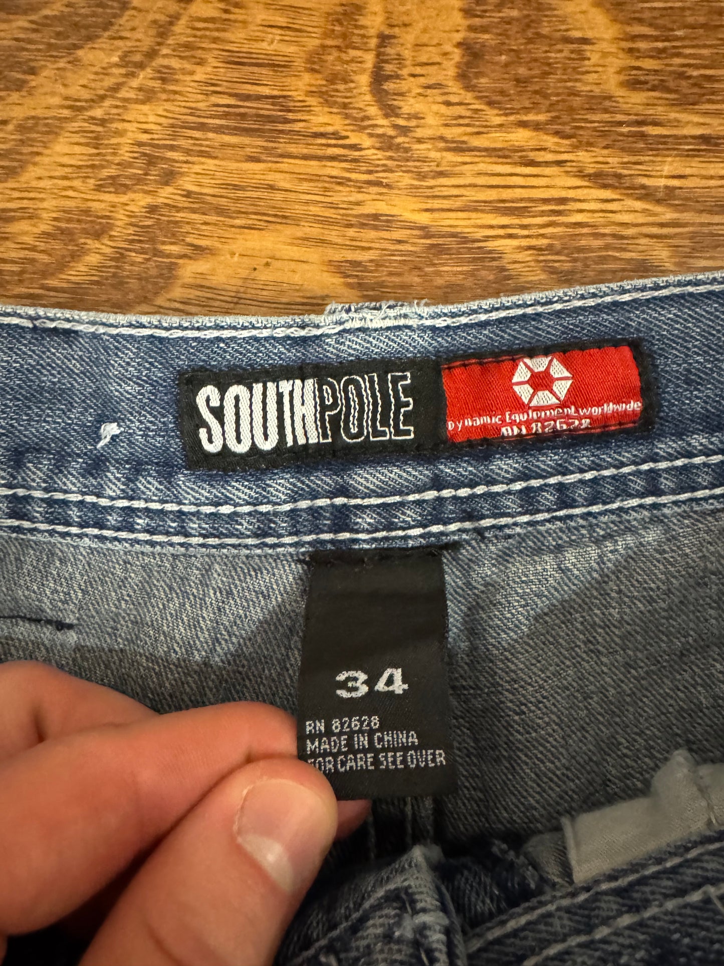 00s South Pole Embroidered Baggy Blue Jeans (34 x 32)