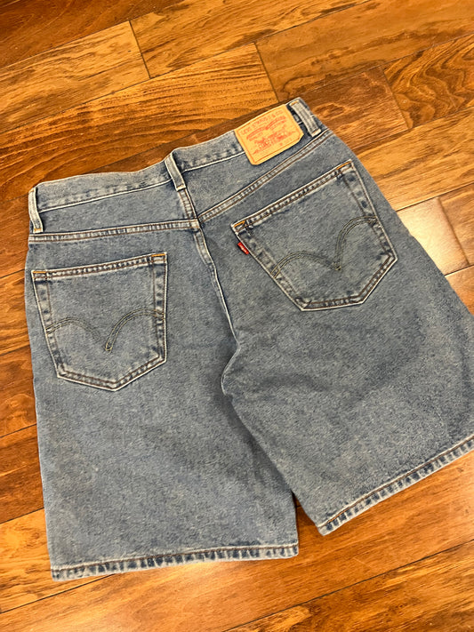 2005 Levi's 550 Blue Shorts (32)