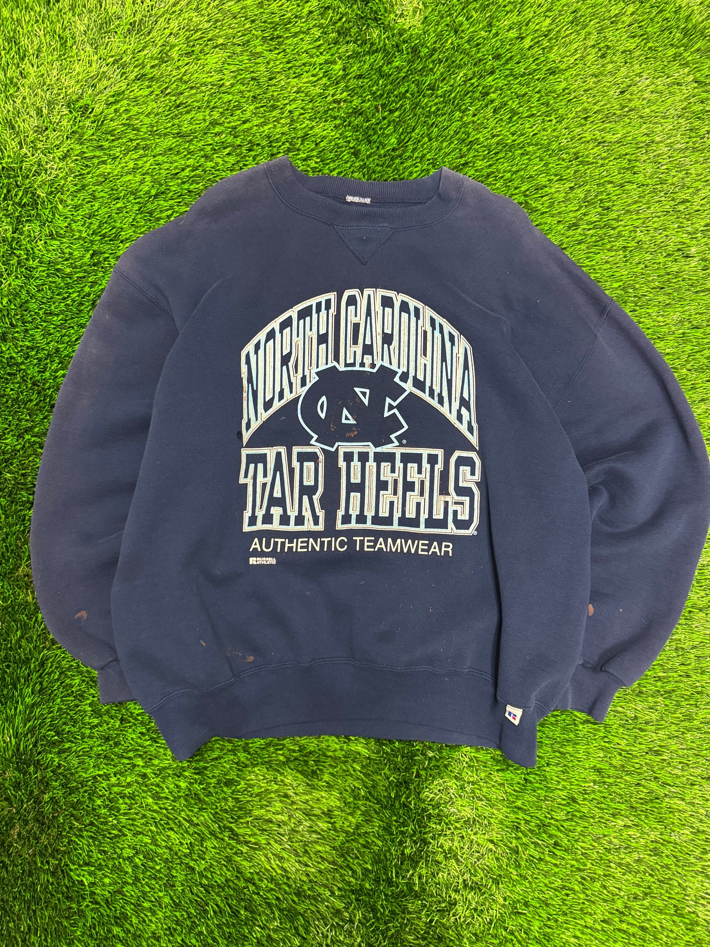 90s University of North Carolina UNC Thrashed Vintage Russell Crewneck (XL)