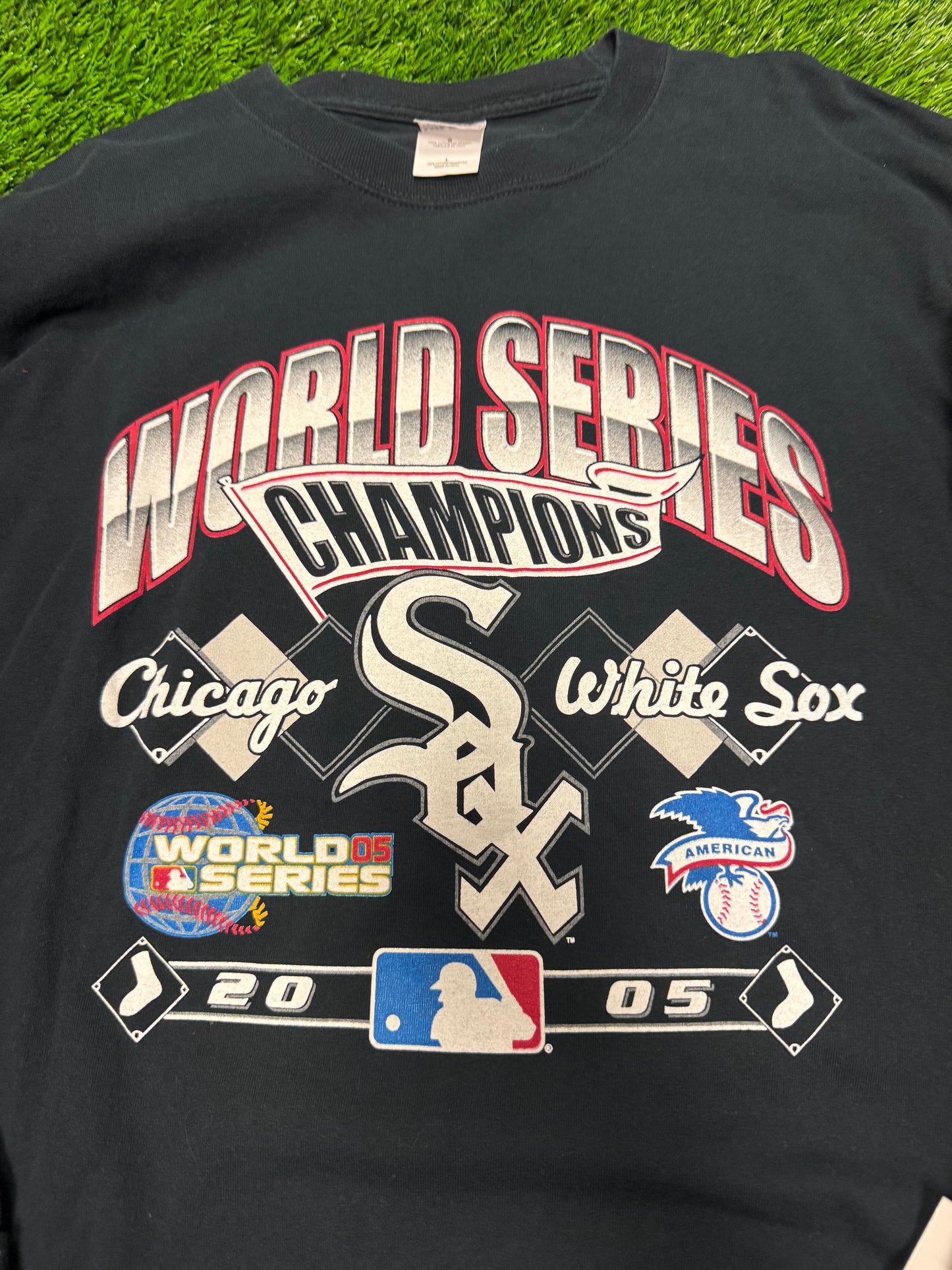 2005 Chicago White Sox Black Long-Sleeve Shirt (L)